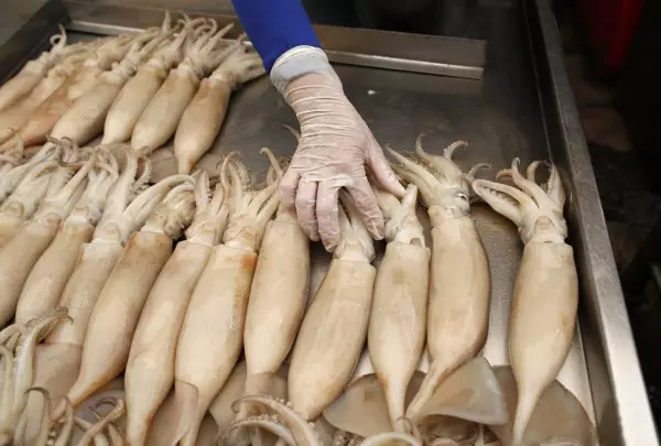 怕醉用手指挖喉催吐 他竟把食道挖破