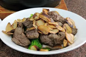 怕醉用手指挖喉催吐 他竟把食道挖破