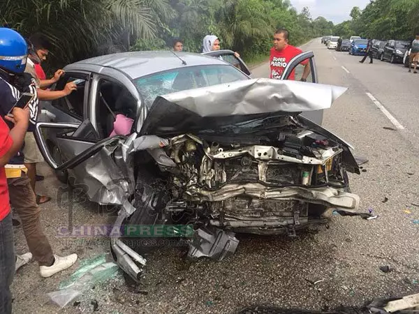 最後一個開齋節 一家三口車禍不治