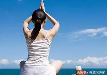 心臟不好,這個地方沒彈性,夏季養心,記住「123」口訣!