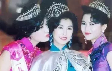 劉青雲郭藹明結婚20周年了,「黑白配」依然恩愛甜美如初戀!