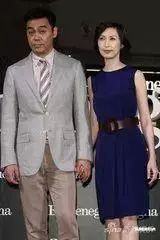 劉青雲郭藹明結婚20周年了,「黑白配」依然恩愛甜美如初戀!