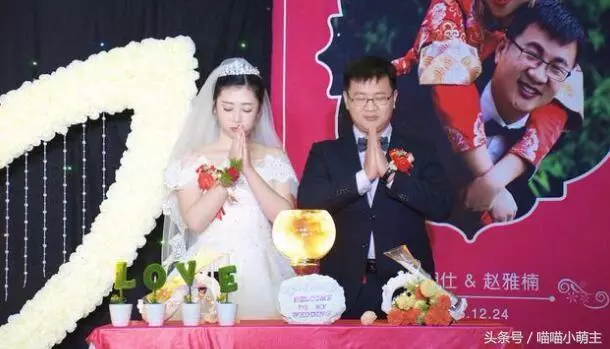 媽媽改嫁後,我跟奶奶生活,我結婚時媽送三萬紅包,我笑著送她走