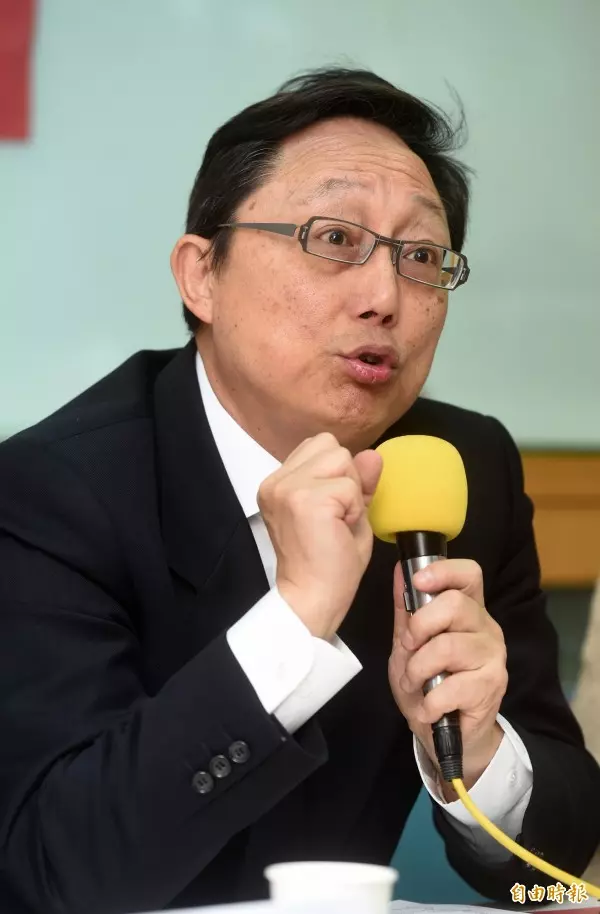 黃國昌:參選新北市長不在工作清單上