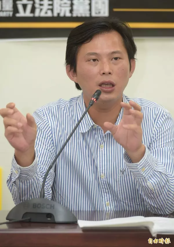 黃國昌:參選新北市長不在工作清單上