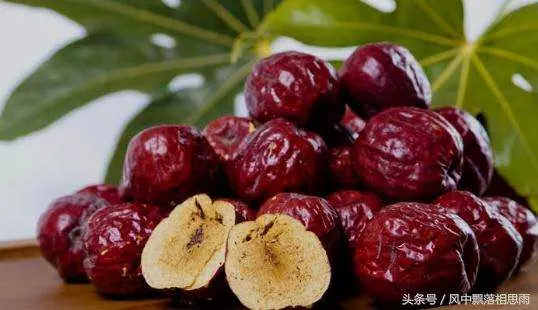 醫生告誡:紅棗跟它一起泡,5天逼出體內10年濕毒!夏天最見效!