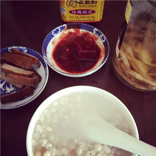 每天吃兩片,一個月後效果太驚人了!脾胃好了,痛風減輕了,血管年輕了,心臟也年輕十幾歲!