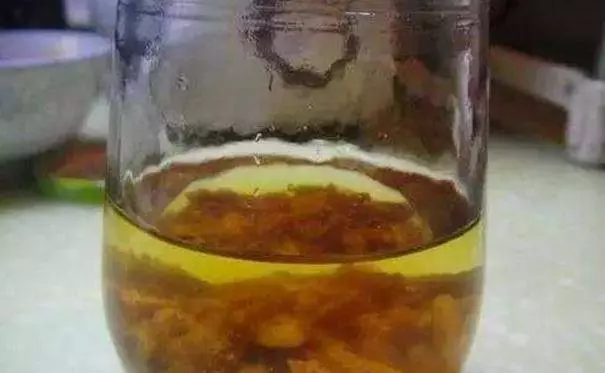 「它」是斑點皺紋的剋星,米醋加點它,老年斑、妊娠斑、雀斑、青春痘不見了好神奇