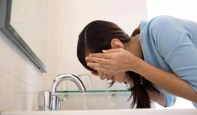 醫生說:早起這7件事,就是在給自己增長壽命,堅持半個月,從頭到腳變化明顯 !!!