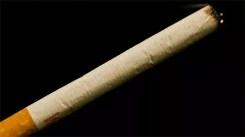 睡前喝了「它」,徹底排出10年菸草毒!(有緣看到請轉發收藏,功德無量!)