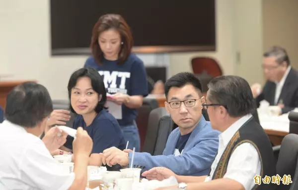 反空污公投還沒准 藍營質疑中選會卡關
