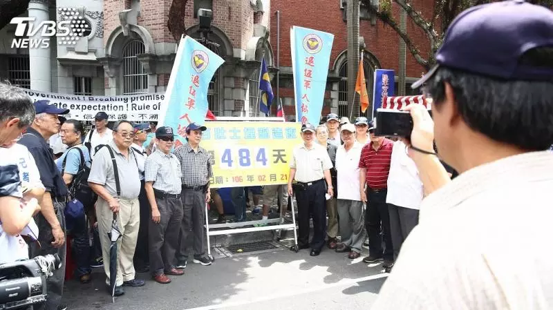 軍改拚三讀 八百壯士下午遊行表達訴求