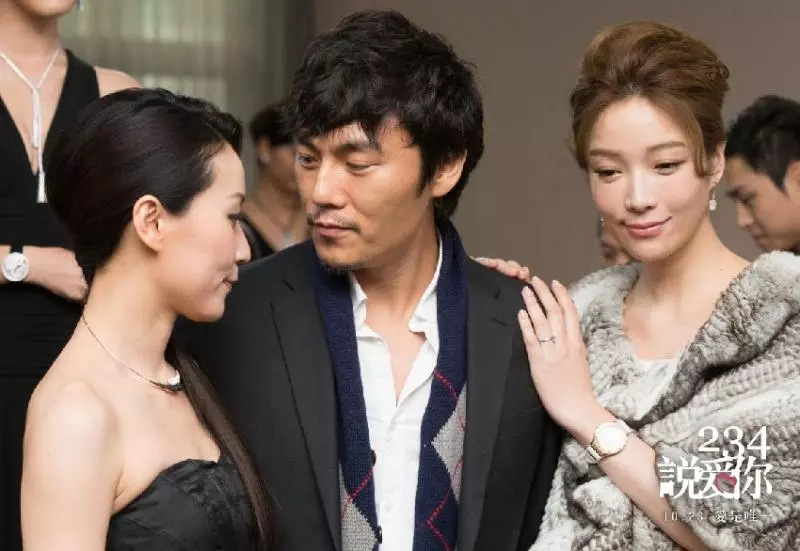我和小三去逛街時居然遇上了老婆...... 神回老婆這次悲劇了...