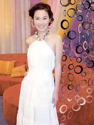 吳京的前任和現任妻子對比,終於知道他為什麼選擇現任妻子謝楠了!
