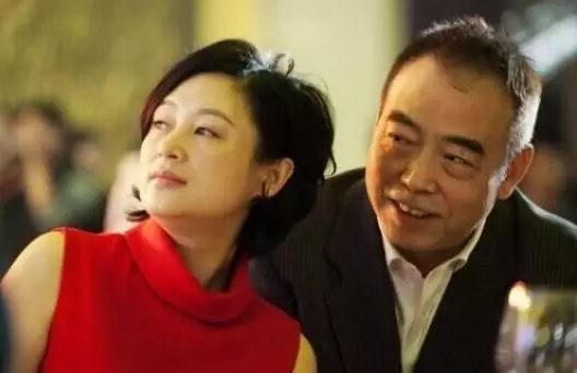當50歲的張敏遇見50歲的陳紅,網友:自然老去的臉看起來就是舒服!