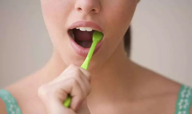 早上起床後不刷牙就喝水,會喝進很多細菌?養生專家說出了答案