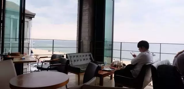 這個夏天,除了濟州島,當地人都去這個海邊度假啦