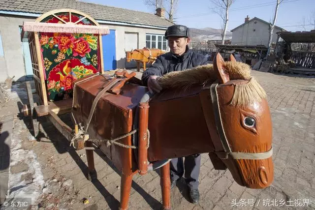 12張中國牛人奇葩發明看了心服,第9張老漢發明的「寶馬車」不錯