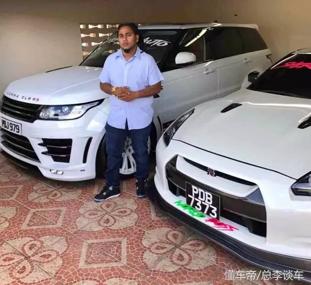33歲去世,生前十幾輛名車,還有私人飛機和遊艇,死後賓利陪葬