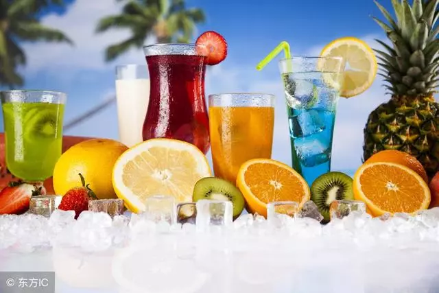 這7類人不要碰冷飲!想吃冷飲,掌握3個要點,吃得涼快不傷身