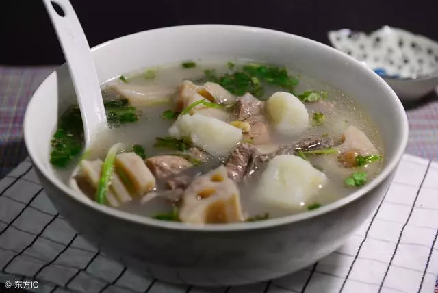 這7類人不要碰冷飲!想吃冷飲,掌握3個要點,吃得涼快不傷身