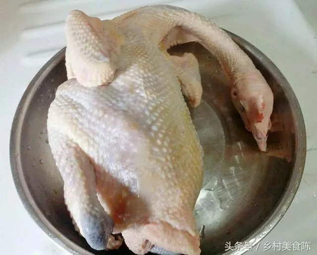 好吃的鼓油雞家常菜,用自動烹飪鍋的(啫啫雞)功能一鍵就可以烹制,不加水也不用擔心糊鍋!