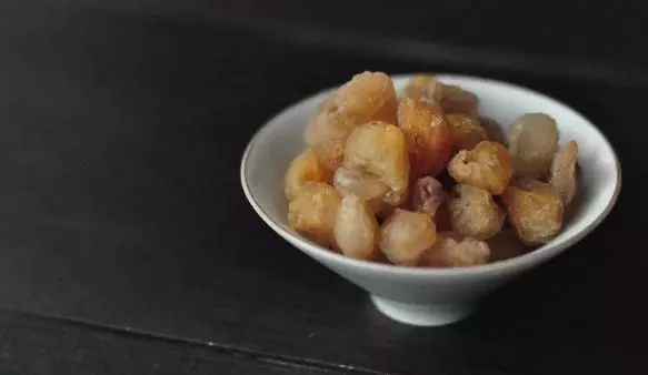 龍眼加上它,蒸後泡水喝,功效頂人參!氣血不足的人吃了最好~