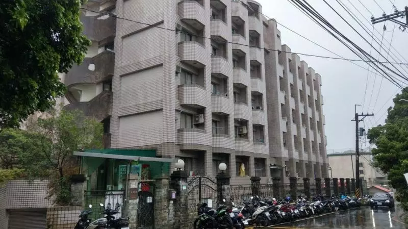 侯妻公司遭爆和文大宿舍同地址 侯辦:自始設在板橋