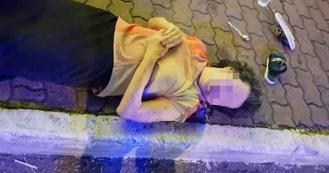 步出銀行站在路旁 老婦遭2摩哆匪搶手提包