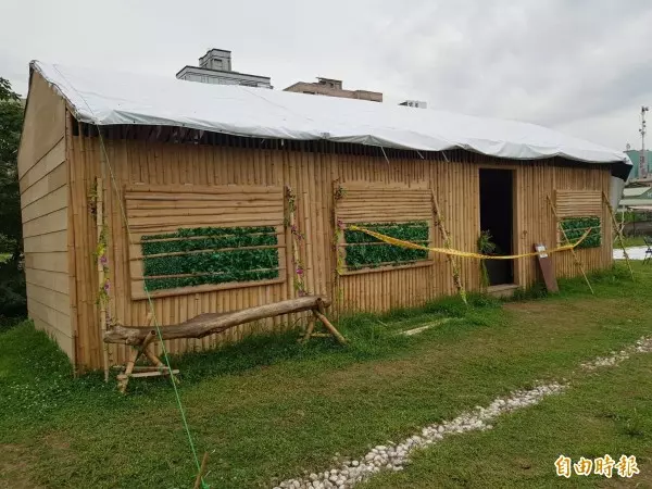 野居草堂成分屍工作室 警圍起重重封鎖線