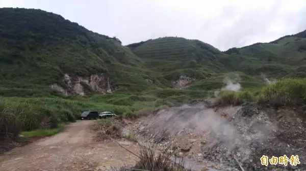 野居草堂成分屍工作室 警圍起重重封鎖線