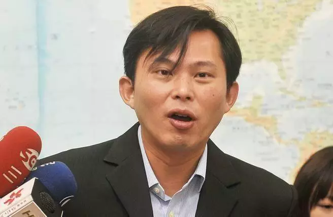 黃國昌自己去中國理直氣壯 別人去就是賣台