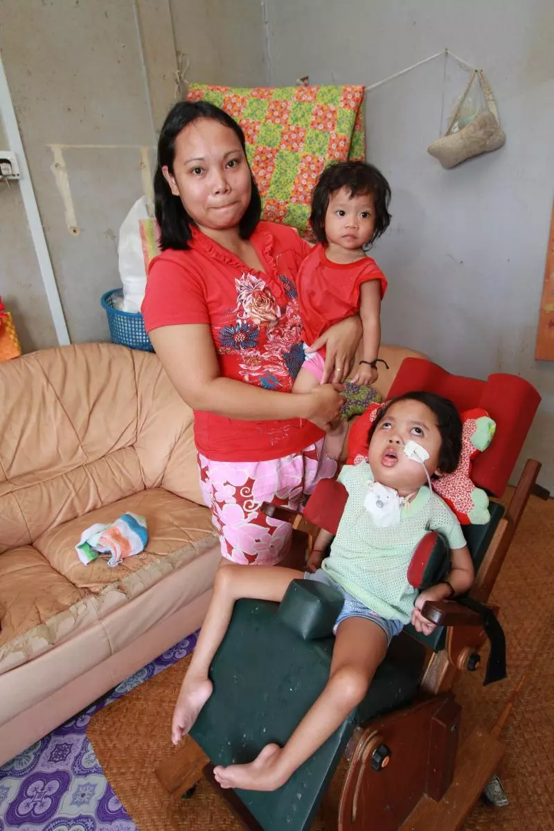噩運1歲時降臨·毒蛇咬一口女童癱瘓