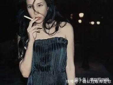 7位女明星抽菸,楊穎熟練,趙麗穎搞笑,最後一位你肯定想不到!