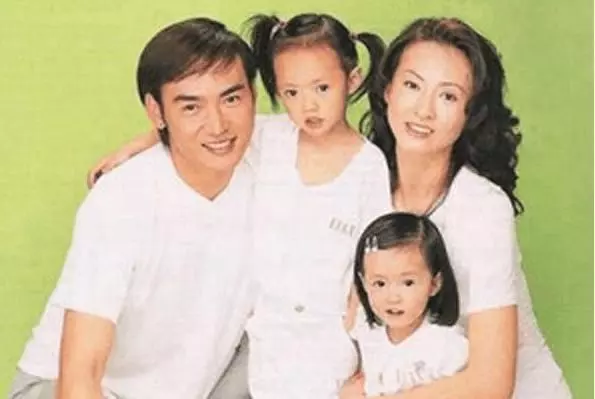 男星離婚後凈身出戶,為了愛女放棄過億家產,如今生活打臉前妻!