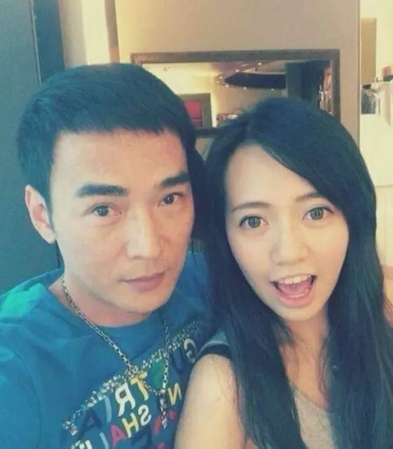 男星離婚後凈身出戶,為了愛女放棄過億家產,如今生活打臉前妻!