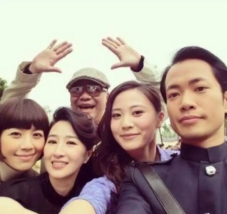 張家輝妻子,任達華妻子,劉青雲妻子,影帝背後的女人如今成這樣!