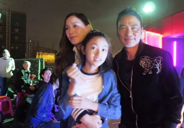 張家輝妻子,任達華妻子,劉青雲妻子,影帝背後的女人如今成這樣!