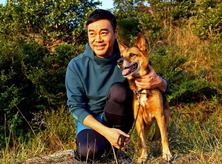 張家輝妻子,任達華妻子,劉青雲妻子,影帝背後的女人如今成這樣!