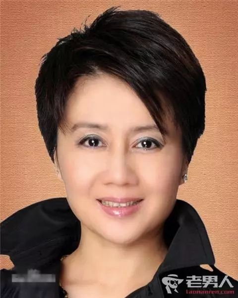 賭王何鴻燊到底有多少妻子和子女?他們的現狀是什麼樣的?