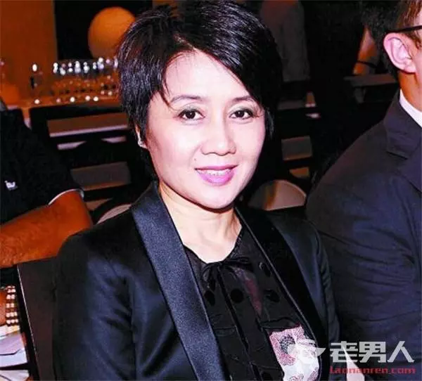 賭王何鴻燊到底有多少妻子和子女?他們的現狀是什麼樣的?