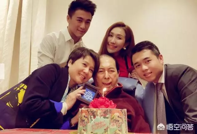 賭王何鴻燊到底有多少妻子和子女?他們的現狀是什麼樣的?