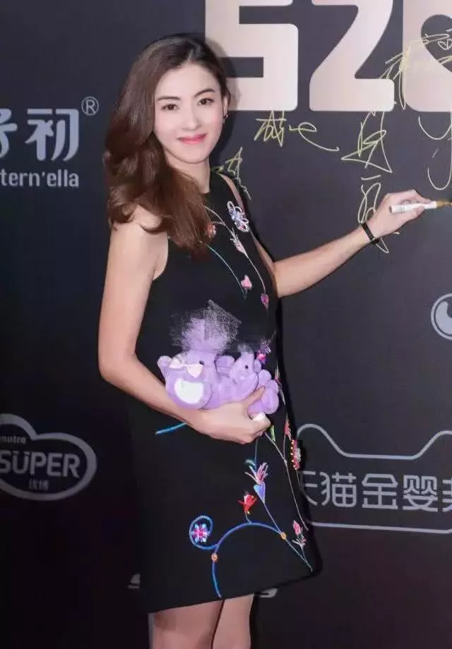 張柏芝基因太強大,8歲小兒子長開了,顏值遠超謝霆鋒!