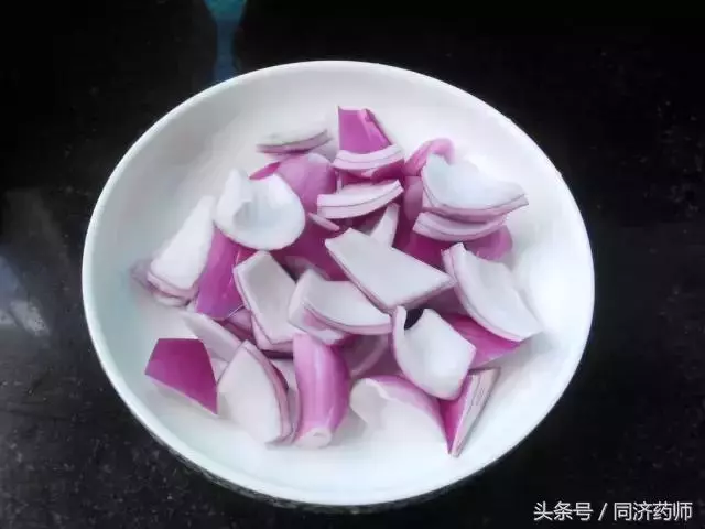 洋蔥等於15味藥,補骨比鈣片快10倍,降三高效果驚人!