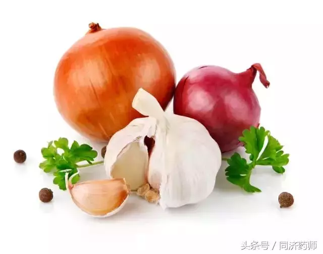 洋蔥等於15味藥,補骨比鈣片快10倍,降三高效果驚人!