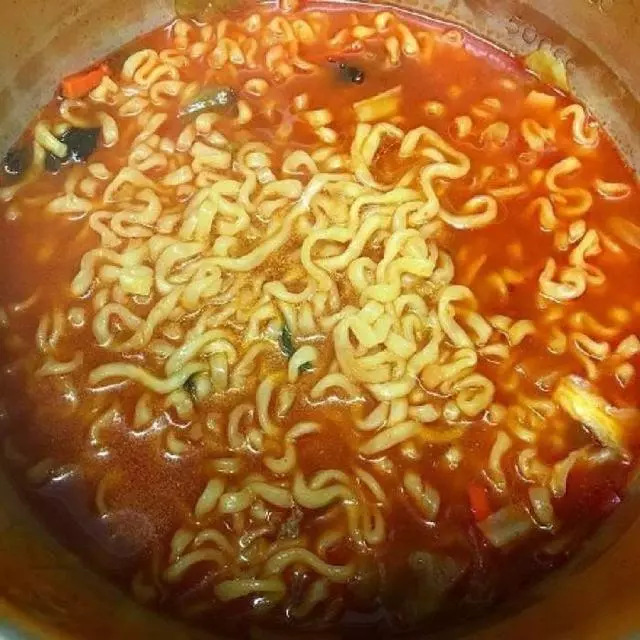 都是方便麵,為什麼煮和泡的口感差別這麼大?原來是差在這裡!