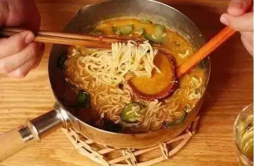 都是方便麵,為什麼煮和泡的口感差別這麼大?原來是差在這裡!