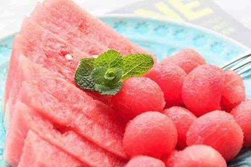 把這些水果冰鎮起來,簡直是天然的冰淇淋啊