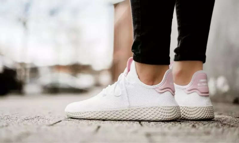 Adidas推出夏日必備的粉色鞋款,女性看了一定選擇困難症發作!