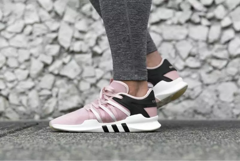 Adidas推出夏日必備的粉色鞋款,女性看了一定選擇困難症發作!